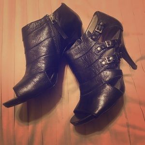 Nine West strappy sandals